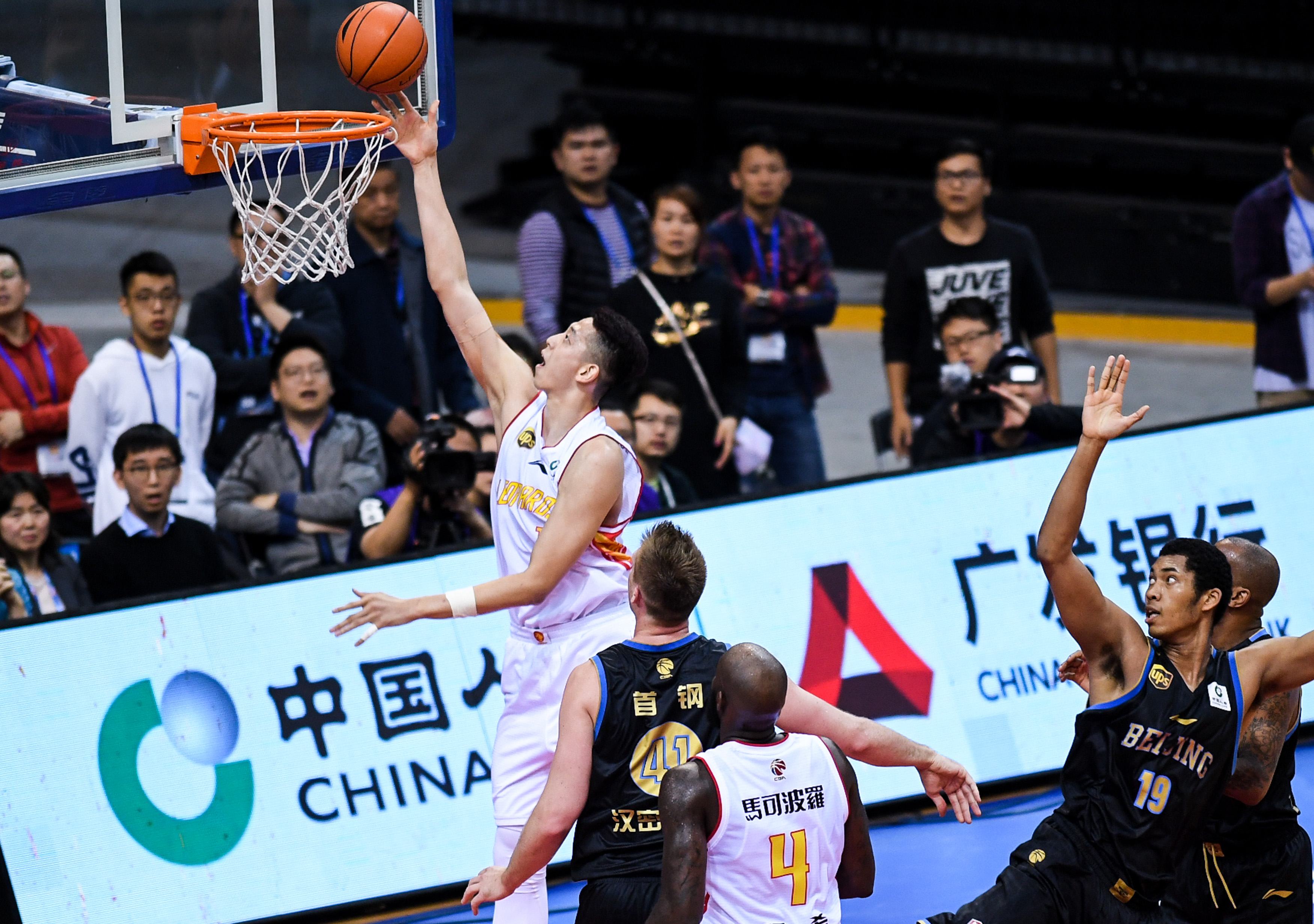 核心与边锋 核心与边锋